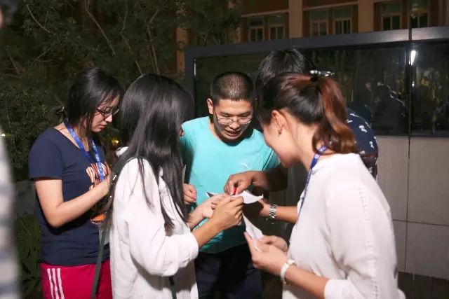 公司舉辦中秋節(jié)外地單身青年歡樂嘉年華活動(dòng)10.jpg 公司舉辦中秋節(jié)外地單身青年歡樂嘉年華活動(dòng)10.jpg